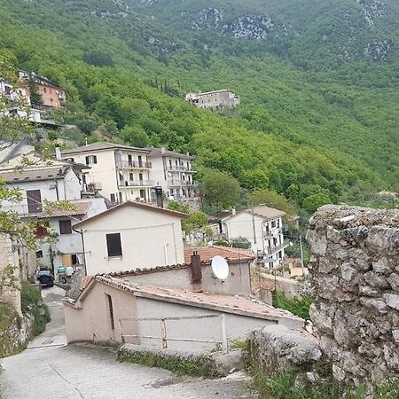Апартаменты La Casetta Del Pellegrino Poggio Bustone Экстерьер фото